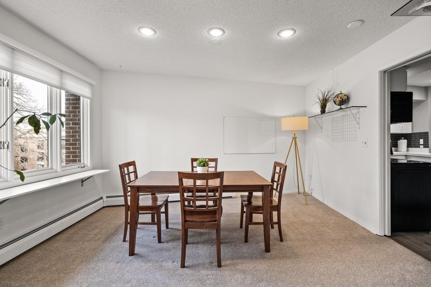 Affordable condo living! HOA fee pays almost EVERYTHING: water - photo 8