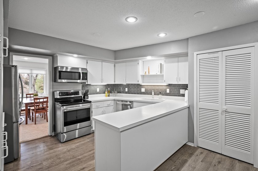 Affordable condo living! HOA fee pays almost EVERYTHING: water - photo 10