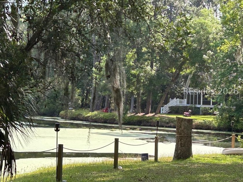 Highlighted by large Oaks and overlooking Lake Best in Melrose - photo 7