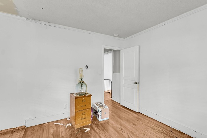 Unlock the potential of this 3-bedroom, 2-bathroom property - photo 8