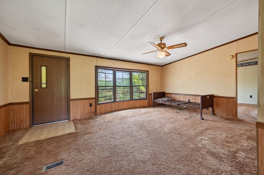 Welcome to 6135 Parrott Mountain Road! Conveniently located in - photo 9