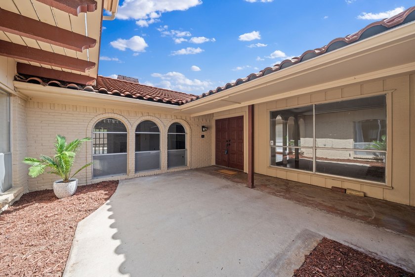 Nestled in the heart of highly sought-after Canyon Creek, this - photo 3