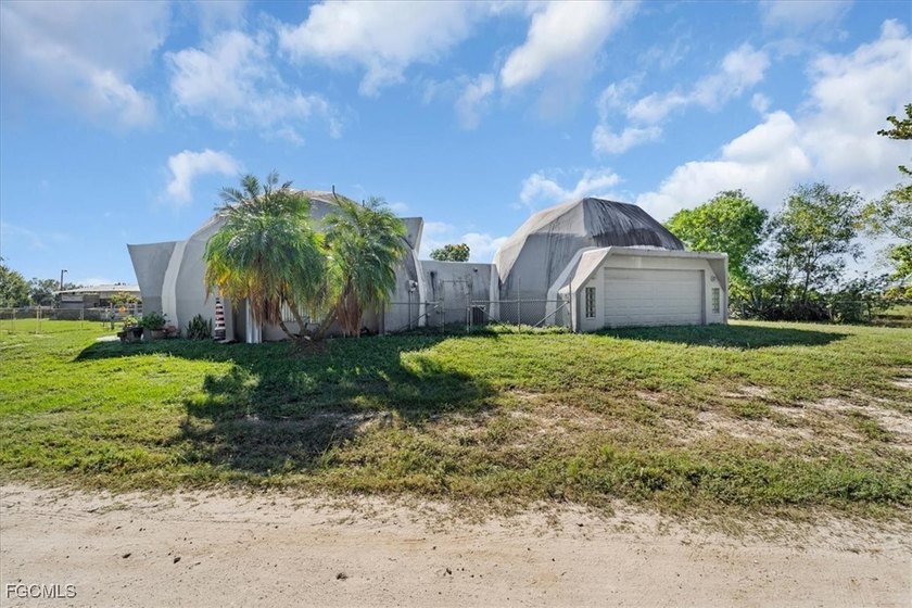 This unique 2-bedroom, 2.5 bathrooms dome-style home sits on a - photo 5