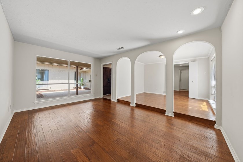 Nestled in the heart of highly sought-after Canyon Creek, this - photo 8