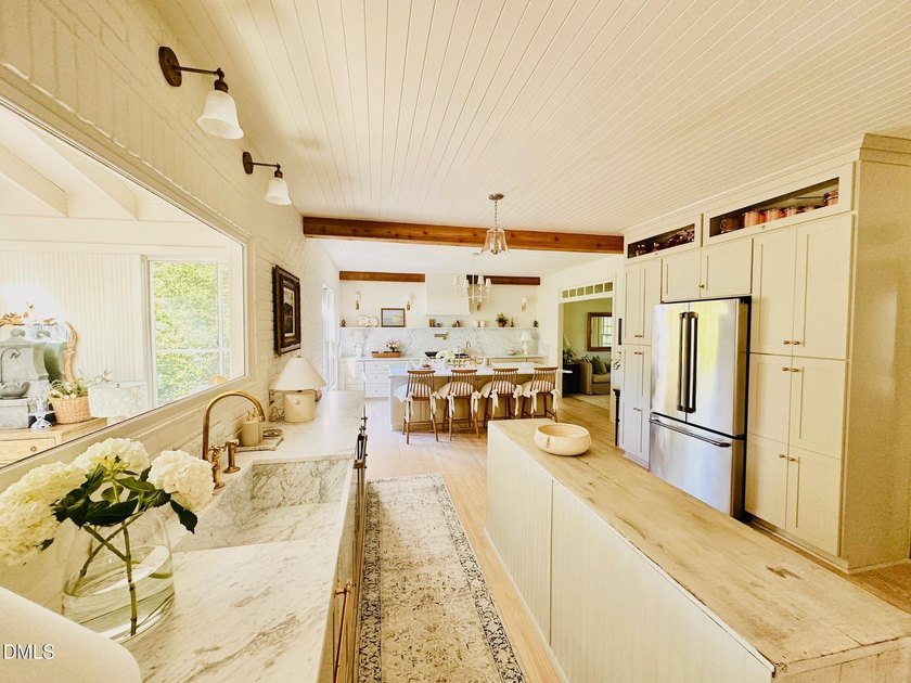 A unique opportunity to acquire a furnished luxury turn-key home - photo 20