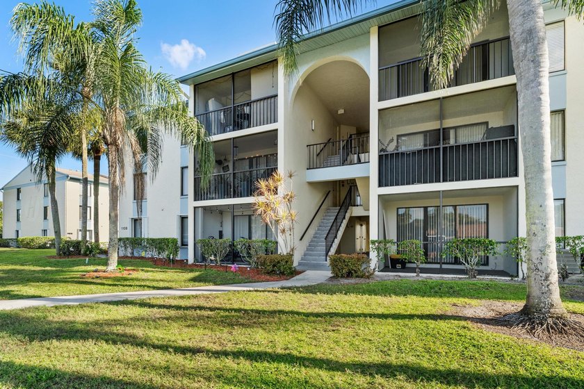 Welcome to this beautifully updated 2 bedroom, 2 bathroom top - photo 2