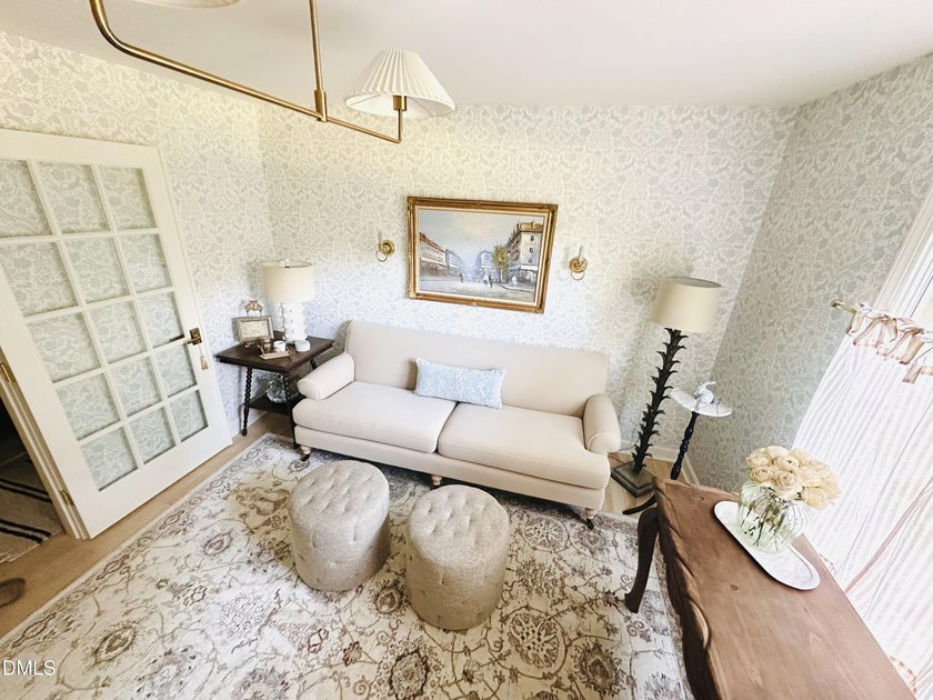 A unique opportunity to acquire a furnished luxury turn-key home - photo 22