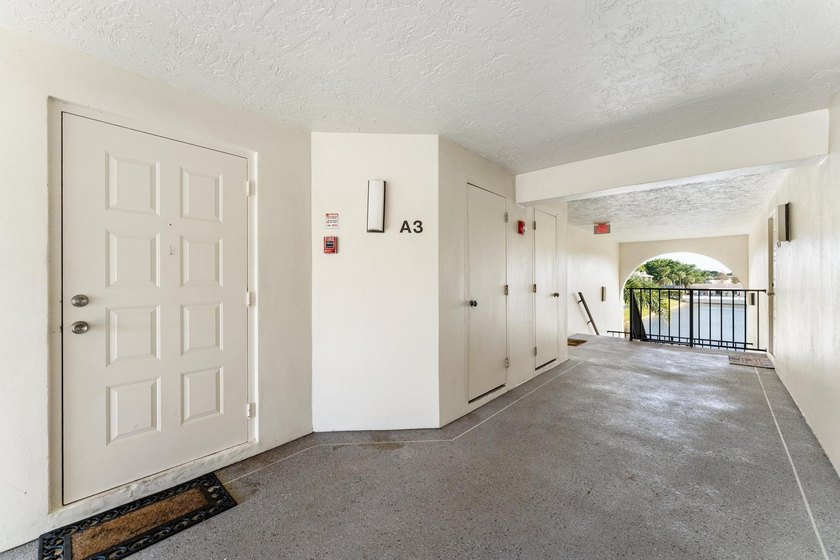 Welcome to this beautifully updated 2 bedroom, 2 bathroom top - photo 3