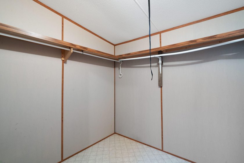 HANDICAP ACCESSIBLE! FHA VA WELCOME! CLOSE IN LOCATION! STORAGE - photo 24