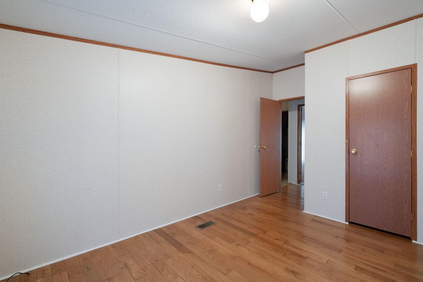 HANDICAP ACCESSIBLE! FHA VA WELCOME! CLOSE IN LOCATION! STORAGE - photo 25