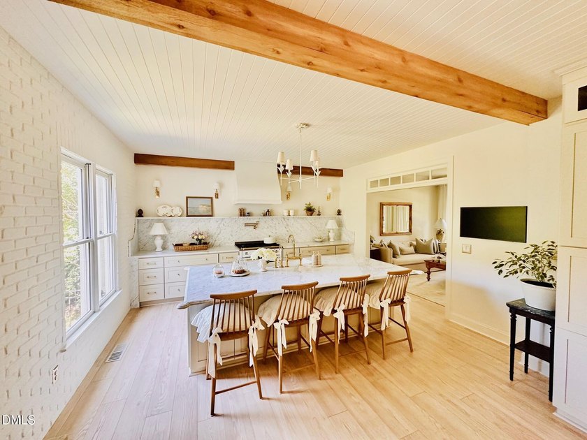 A unique opportunity to acquire a furnished luxury turn-key home - photo 25