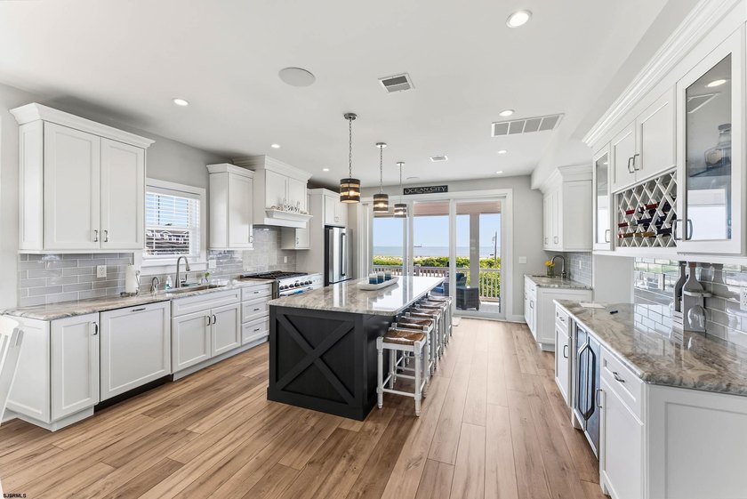 Exceptional ocean views and a premier Gardens location set the - photo 8