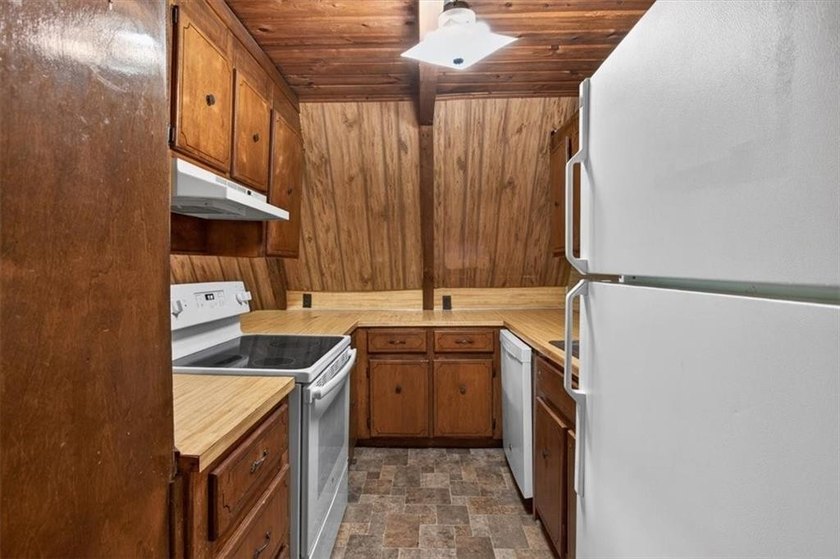 Tucked away on 2.5 beautiful usable acres, 421 Lusk Court offers - photo 24