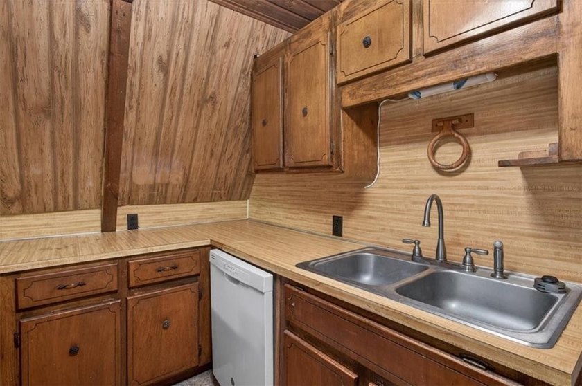 Tucked away on 2.5 beautiful usable acres, 421 Lusk Court offers - photo 26