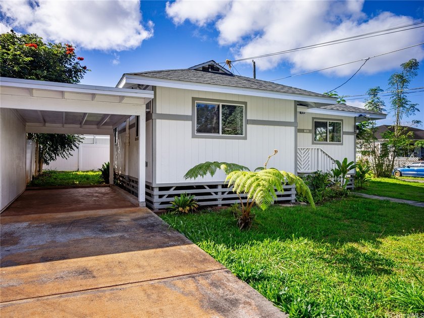 Welcome to this charming 2-bedroom, 1-bath home nestled on a - photo 3