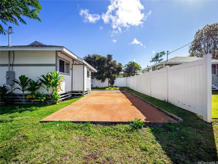 Welcome to this charming 2-bedroom, 1-bath home nestled on a - photo 6