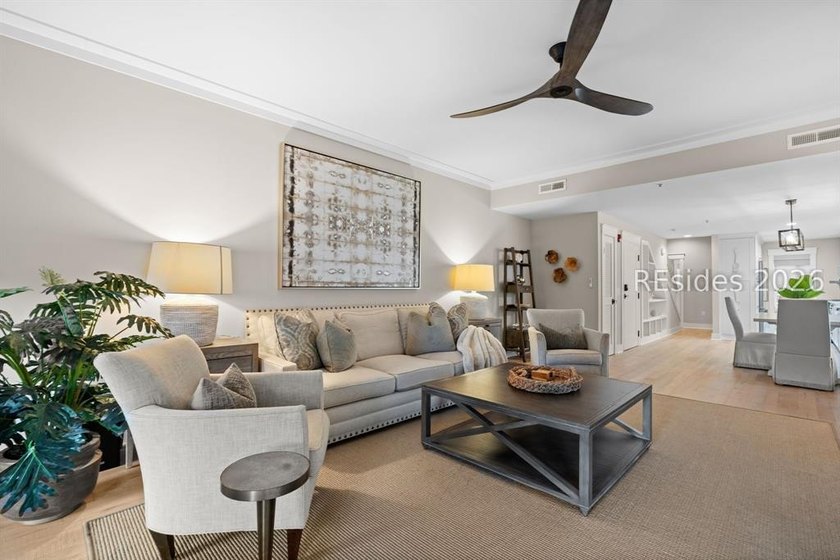 Rare opportunity to own a beautifully high-end renovated corner - photo 8