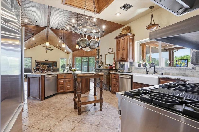 With exceptional views of the Wichita Mountains and just a - photo 15