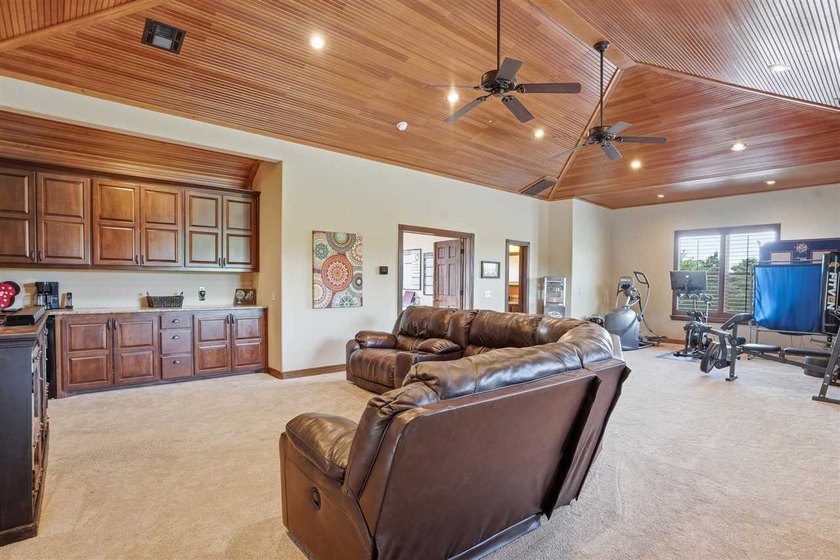 With exceptional views of the Wichita Mountains and just a - photo 33