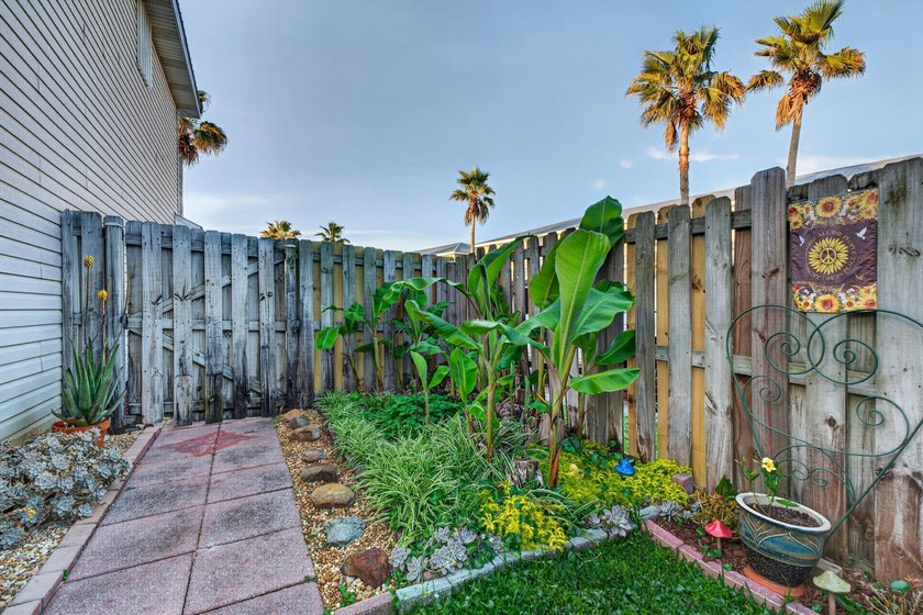 Charming Corner-Lot Retreat with Exceptional Living Space - photo 42