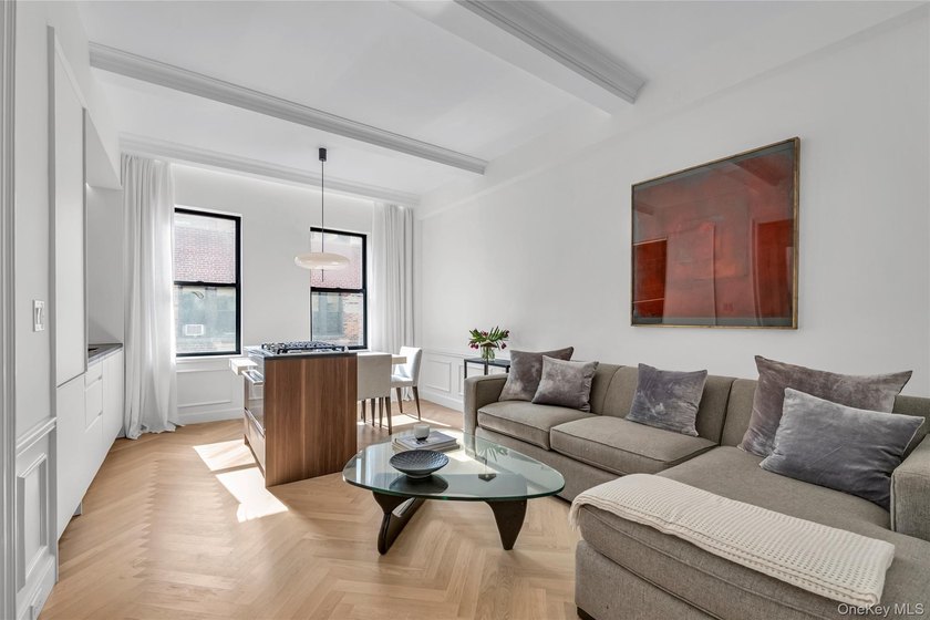 18 West 70 Street Apt 9H | New York, NY 10023 1 Bed 1,5 Baths in - photo 3
