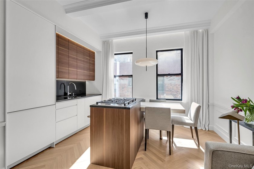18 West 70 Street Apt 9H | New York, NY 10023 1 Bed 1,5 Baths in - photo 6