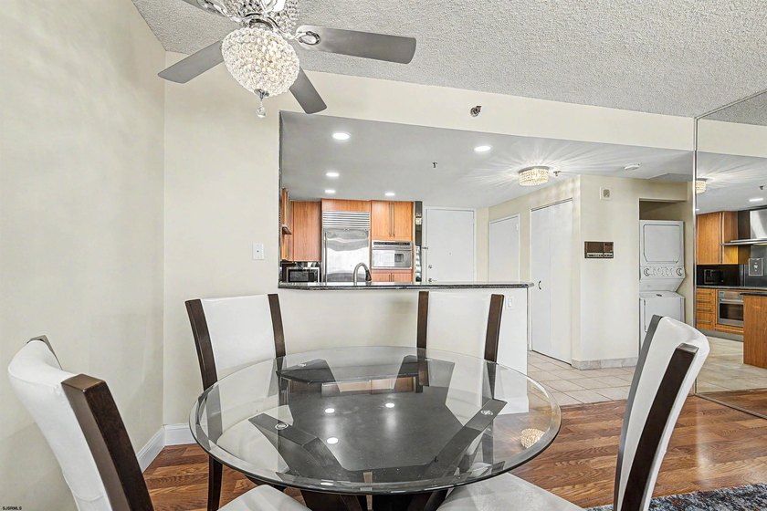 Prepare to be WOWED by this beautifully renovated one bedroom, 1 - photo 5