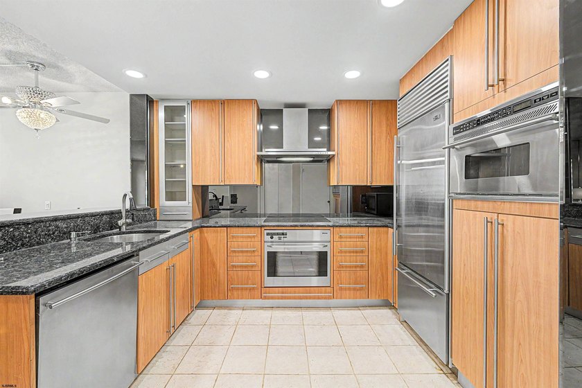 Prepare to be WOWED by this beautifully renovated one bedroom, 1 - photo 8
