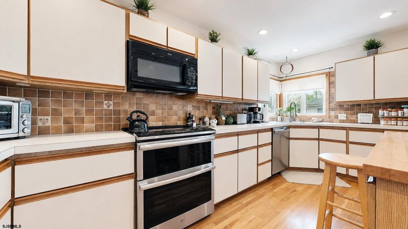 Opportunity to own on an extremely desirable block in Ventnor - photo 4
