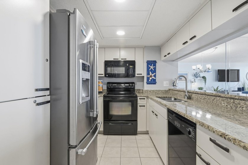 Welcome to Unit 1403 at South Hampton Tower, one of Kingston - photo 10