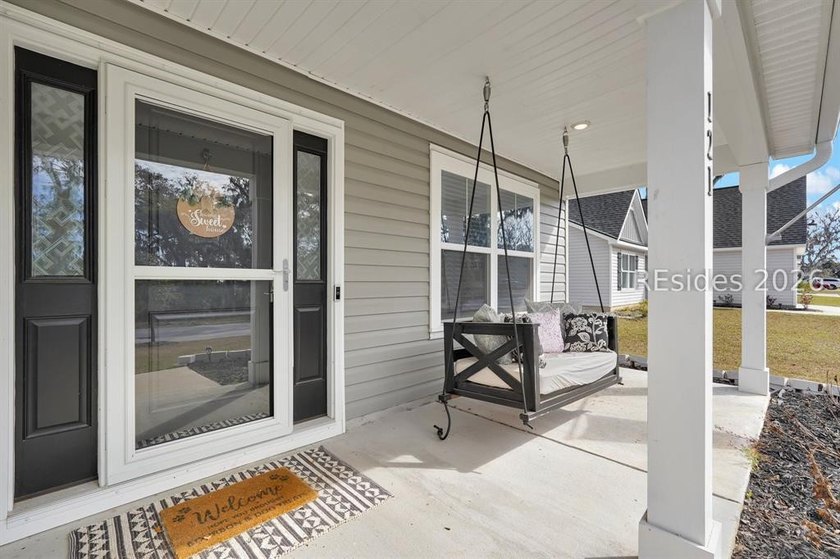 Welcome to 121 Teal Bluff Boulevard! A beautifully maintained - photo 8