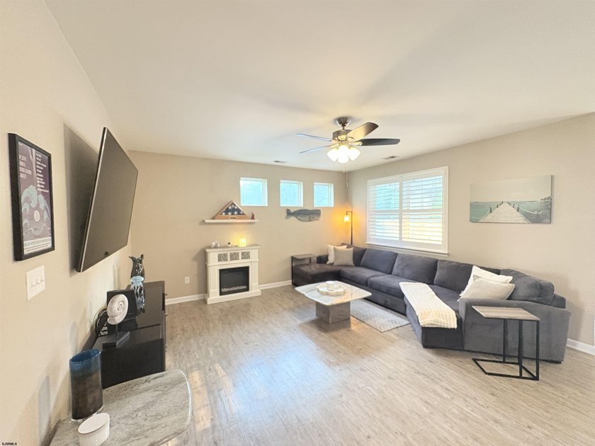 Rare opportunity for recently built modern style Ranch on - photo 4