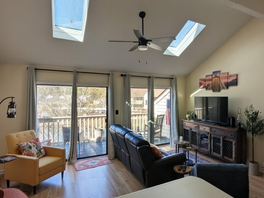 PRICE IMPROVEMENT!!! Welcome to Fairwood Lakes! This spacious - photo 6