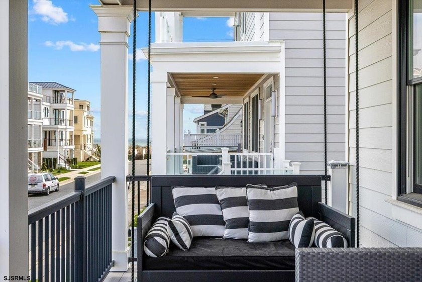 *NEW PRICE!* WOW, NEWER MARGATE BEACHBLOCK OPPORTUNITY! THIS - photo 8