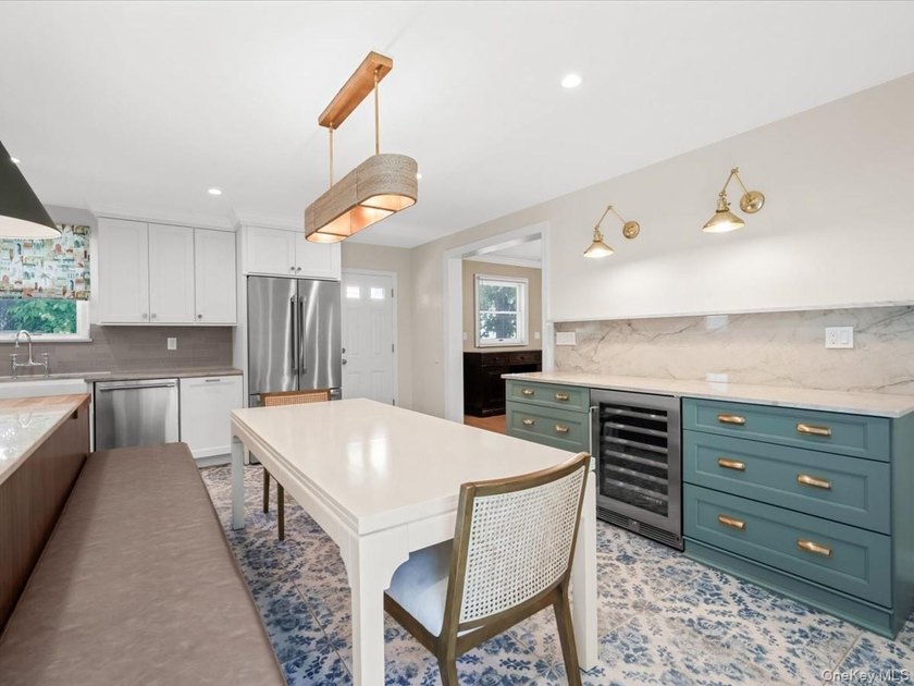 GREAT NECK VILLAGE PRIME LOCATION! Renovated And Move-In Ready - photo 10