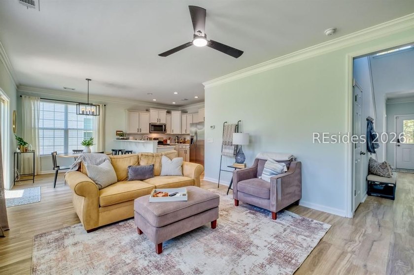 Welcome to this beautifully updated 3-bedroom, 2.5 bath home in - photo 6