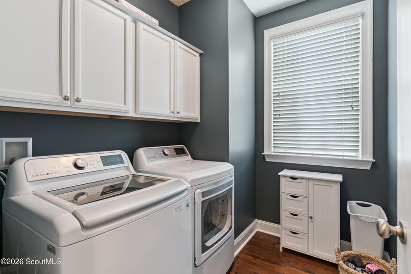 Room to Live, Work &amp; Entertain! This beautifully designed - photo 17
