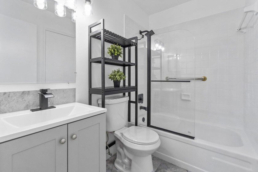 A perfect blend of comfort &amp; style beautifully maintained - photo 18