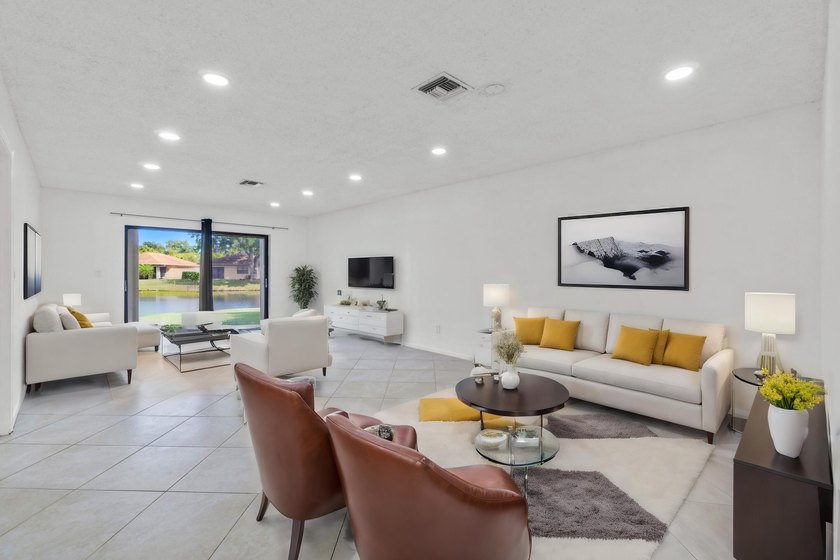 A perfect blend of comfort &amp; style beautifully maintained - photo 26