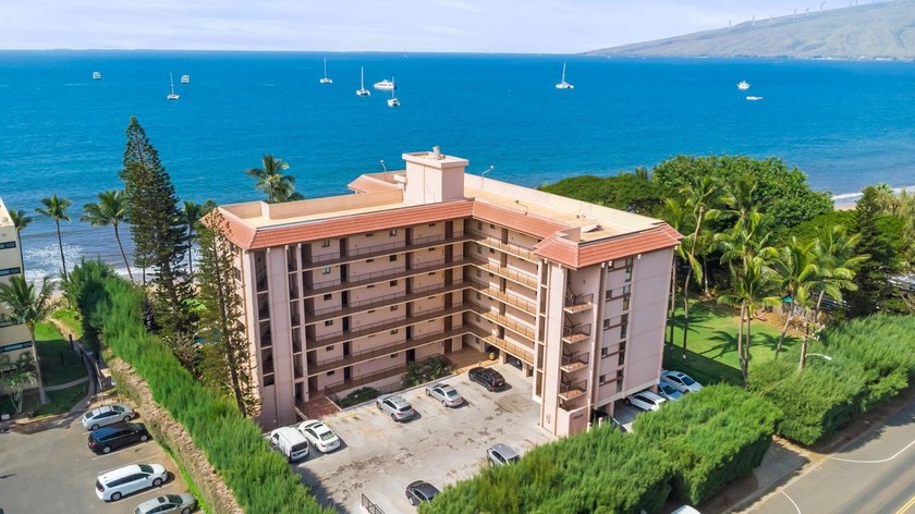 Live on the Beach! Wake up to the sound of waves in this direct - photo 3