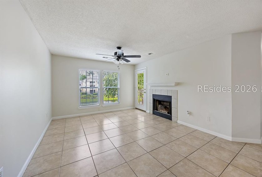 This 3BR/2BA villa at The Estate at Westbury offers a bright - photo 3