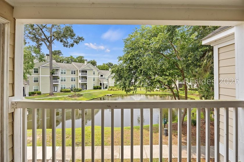 This 3BR/2BA villa at The Estate at Westbury offers a bright - photo 6