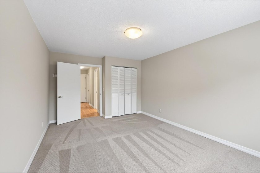 This sunny 1BR/1BA condo includes a heated, underground parking - photo 10