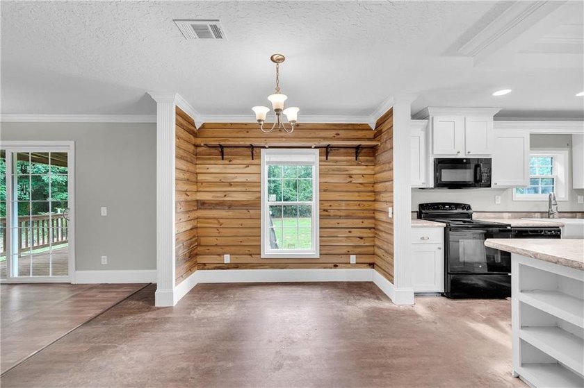 Discover the perfect blend of space, comfort, and country living - photo 17