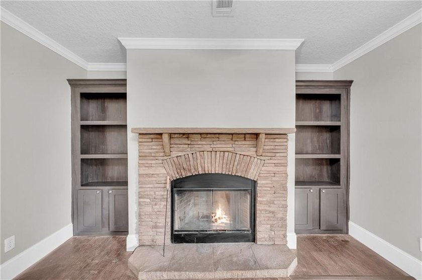 Discover the perfect blend of space, comfort, and country living - photo 21