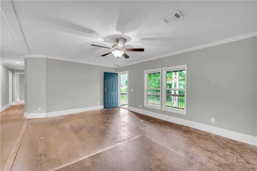 Discover the perfect blend of space, comfort, and country living - photo 22