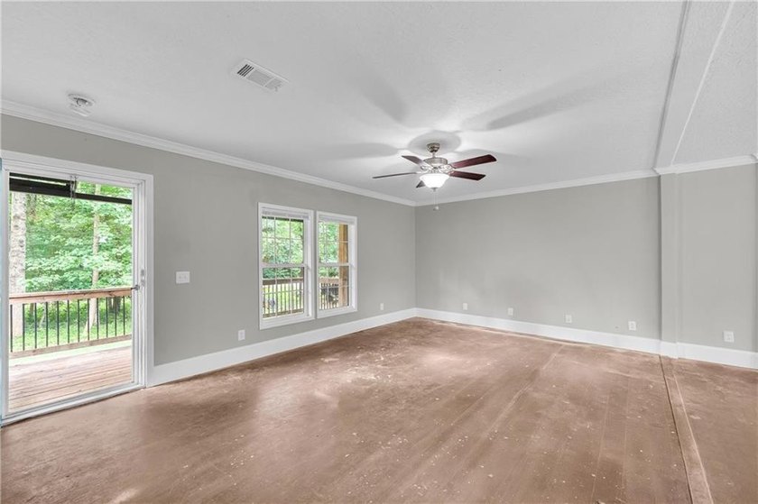 Discover the perfect blend of space, comfort, and country living - photo 23