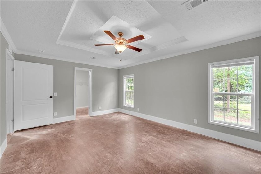 Discover the perfect blend of space, comfort, and country living - photo 25