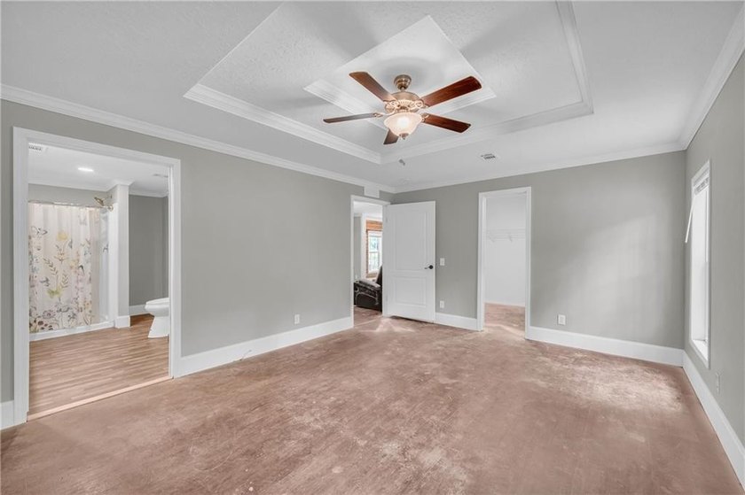 Discover the perfect blend of space, comfort, and country living - photo 26