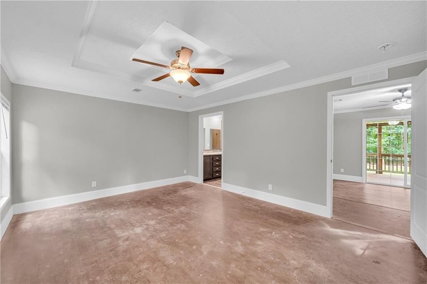 Discover the perfect blend of space, comfort, and country living - photo 27